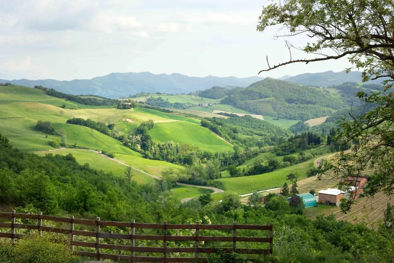 Ca Colmello - Country House Bed & Breakfast Gesso  Italy